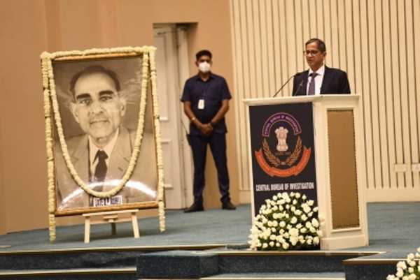 सीजेआई ने सीबीआई को दी सलाह- राजनीतिक कार्यकारिणी तो बदलती रहेगी, आप अभेद्य और स्वतंत्र बनें